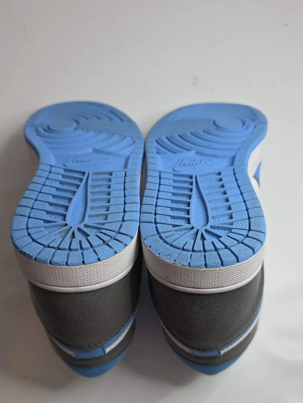 NIKE AIR JORDAN 1 MID UNIVERSITY BLUE GRAY (GS)4.5Y LADIES 6 VGUC CLEAN SNEAKERS